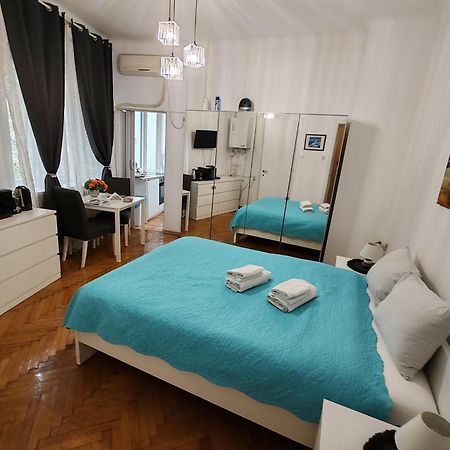 Studio Ultracentral Universitatea Bucharest Luaran gambar