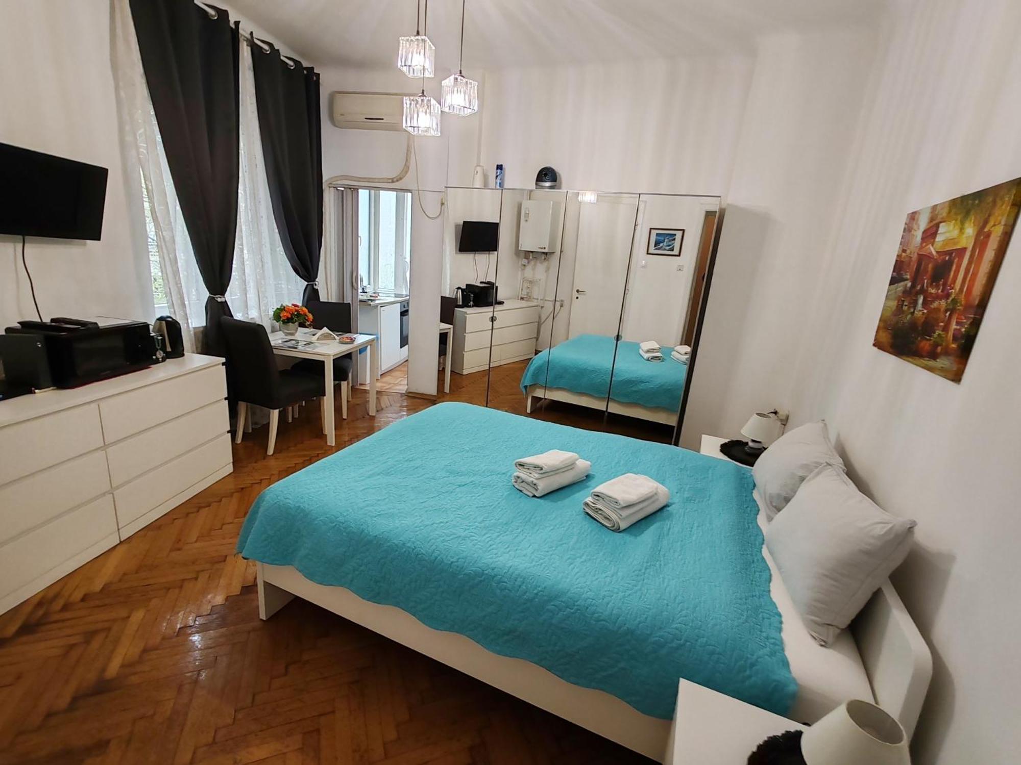 Studio Ultracentral Universitatea Bucharest Luaran gambar